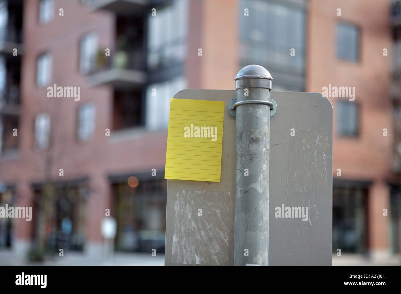 Note By Sign note blank sign post it Stock Photo - Alamy