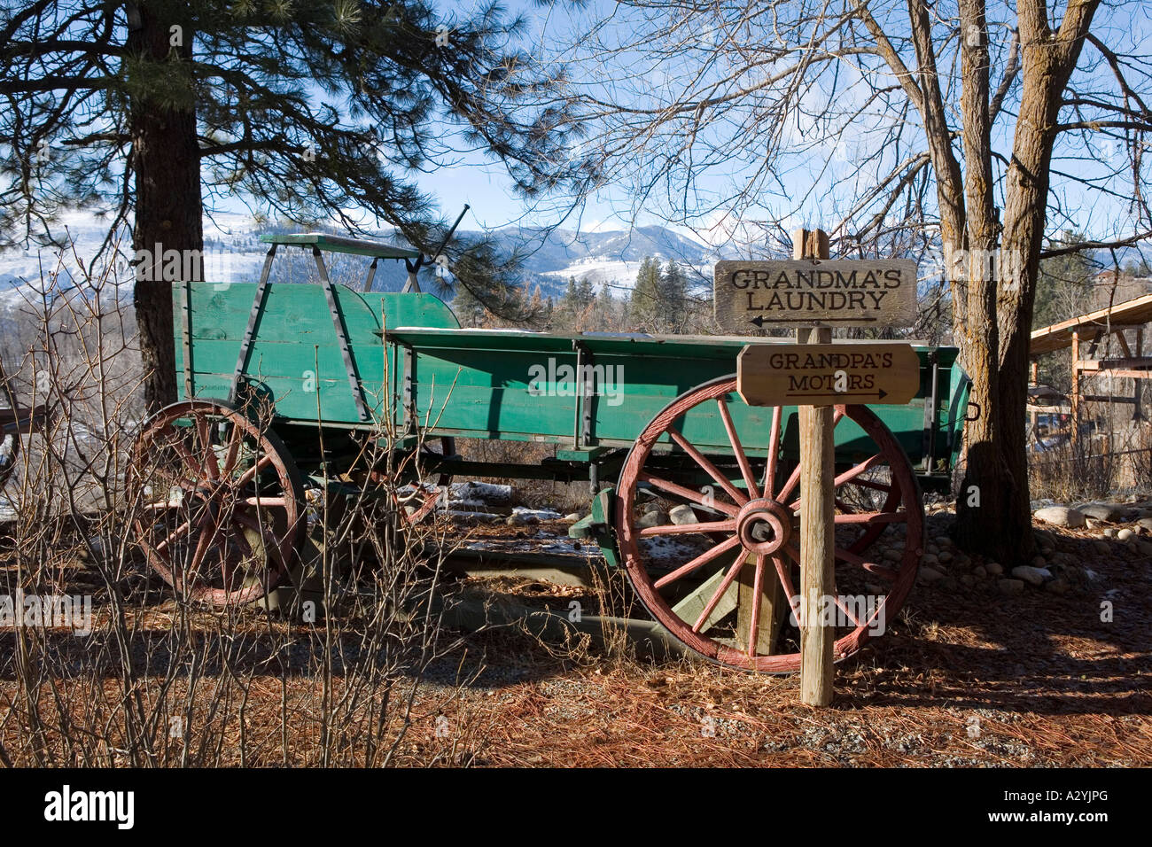 Antique horse drawn wagon hi-res stock photography and images - Alamy