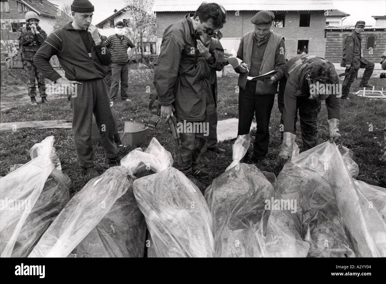 Bosnian moslem soldiers in Vitez at a mass burial of dead soldiers killed after war broke out with the local croat community Stock Photo