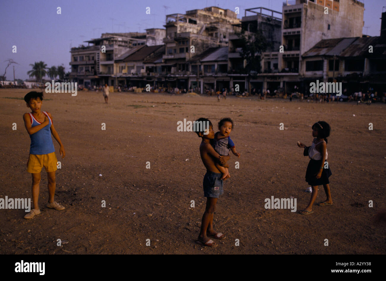children phnom penh cambodia 1991 1991 Stock Photo - Alamy