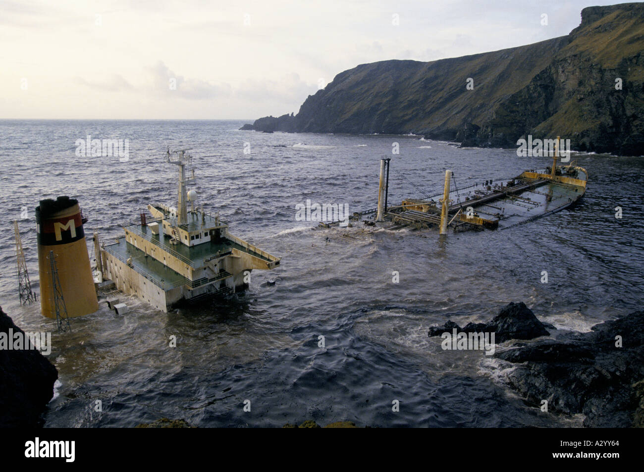Braer oil tanker disaster oil High Resolution Stock Photography and Images Alamy