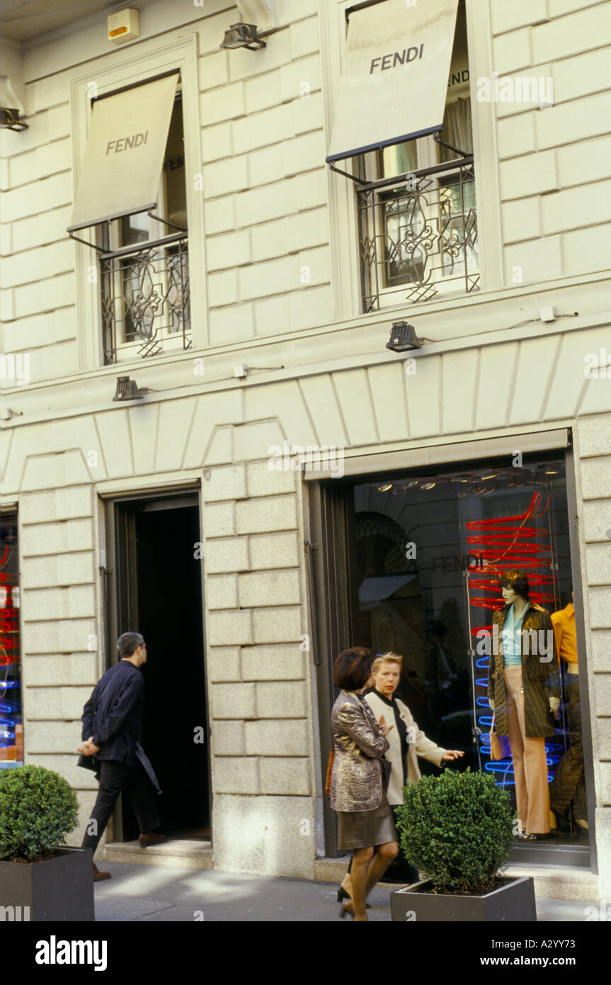 Fendi fashion designer hot sale