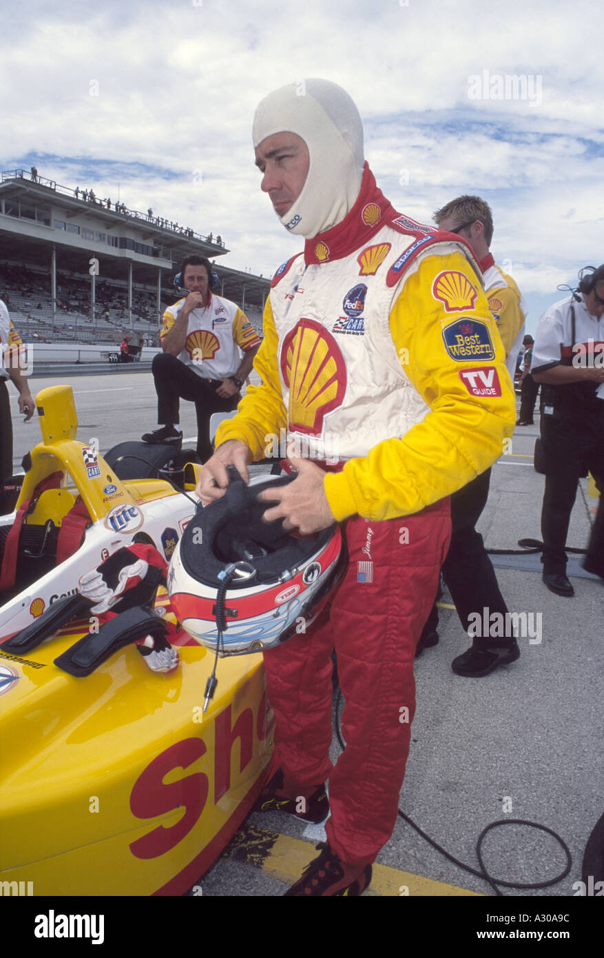 Jimmy Vasser prepares to qualify at the Milwaukee Mile 2002 Stock Photo