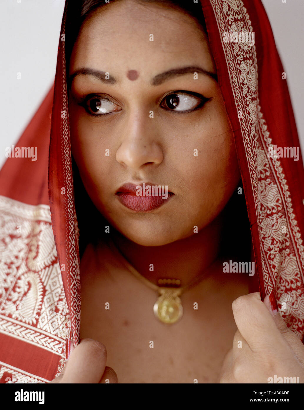 Indian woman wearing sari hi-res stock photography and images - Alamy