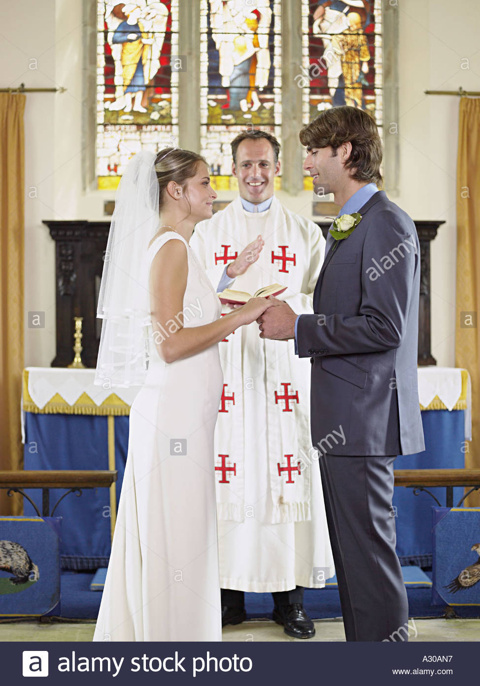 Bride And Groom Saying Wedding Vows Stock Photo 6073302 Alamy
