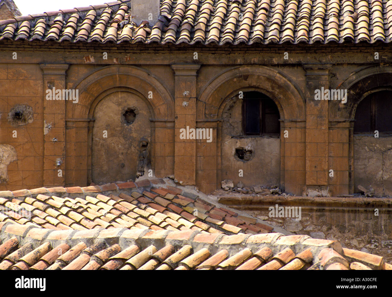 War ravaged house hi-res stock photography and images - Alamy
