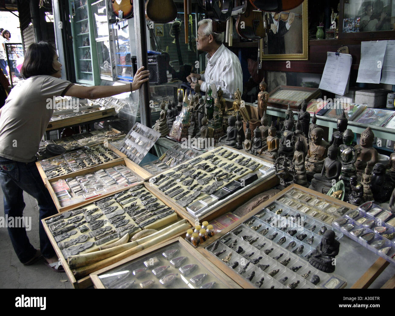 Chatuchak market antique hires stock photography and images Alamy