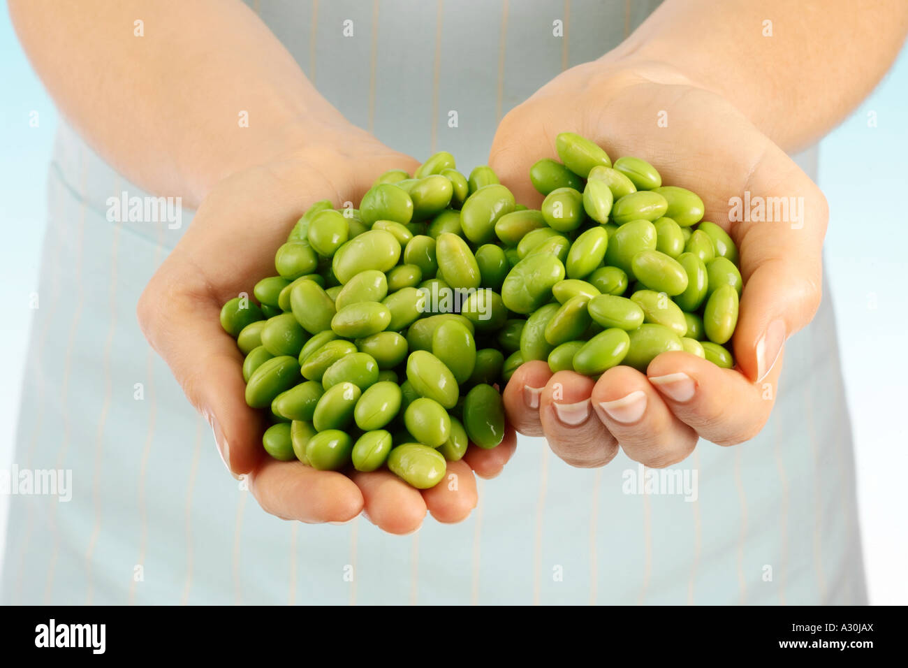 HANDFUL OF FRESH SOYA BEANS Stock Photo Alamy