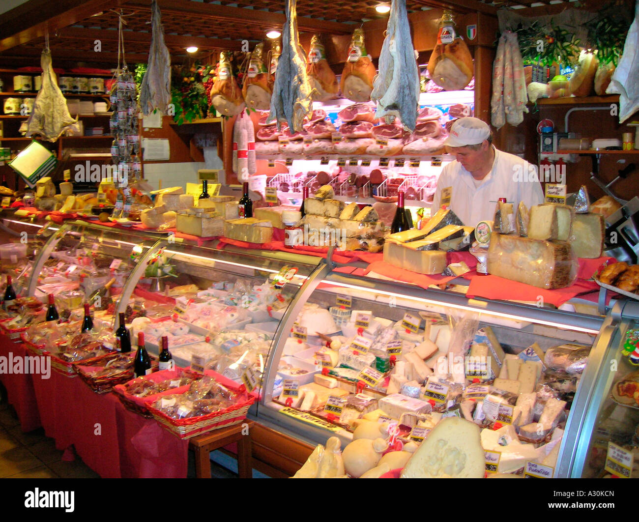 ITALIAN DELICATESSEN ROME, ITALY Stock Photo - Alamy