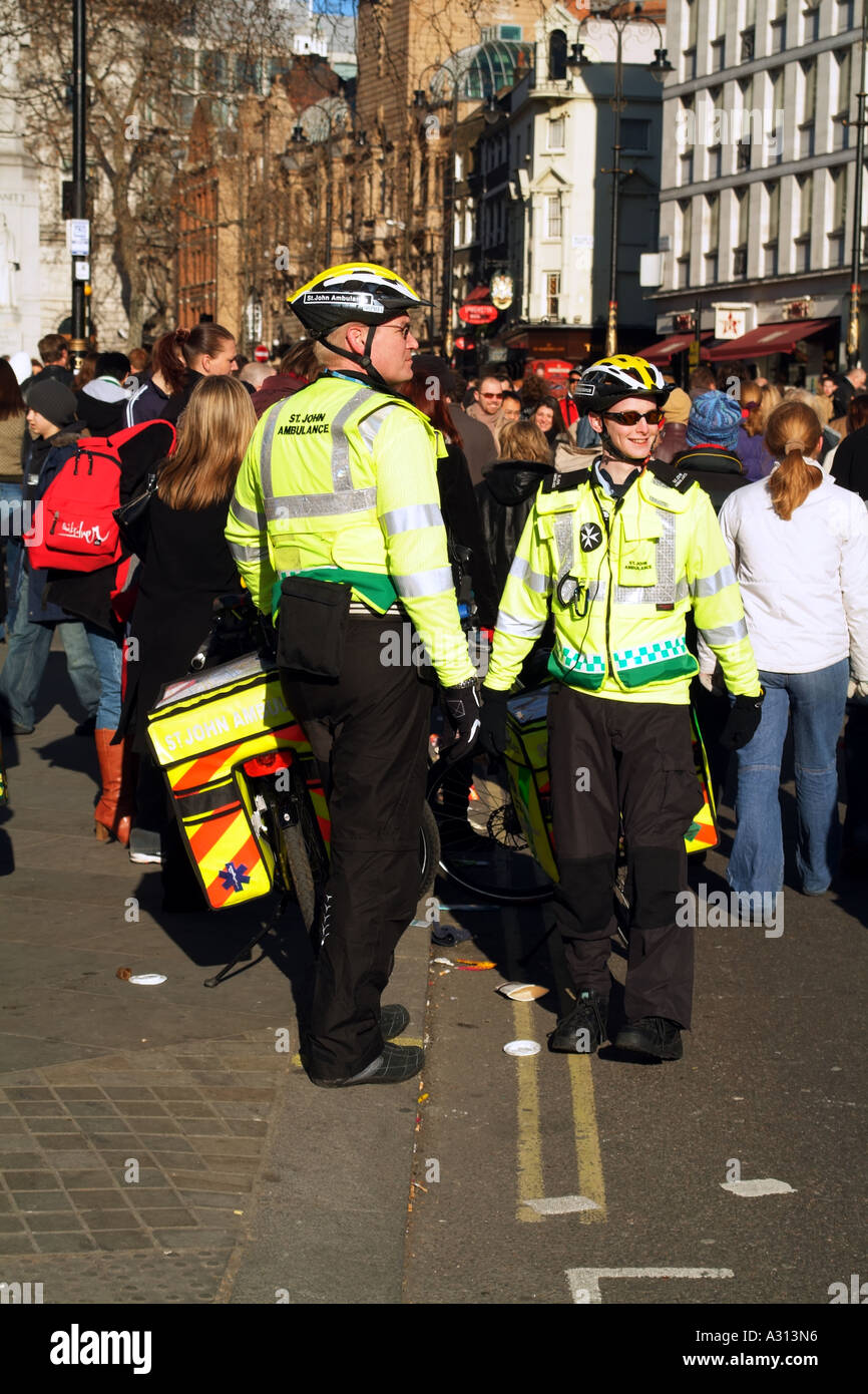 Responder Unit St John Ambulance uniformed members of cycle responder unit on duty in ...