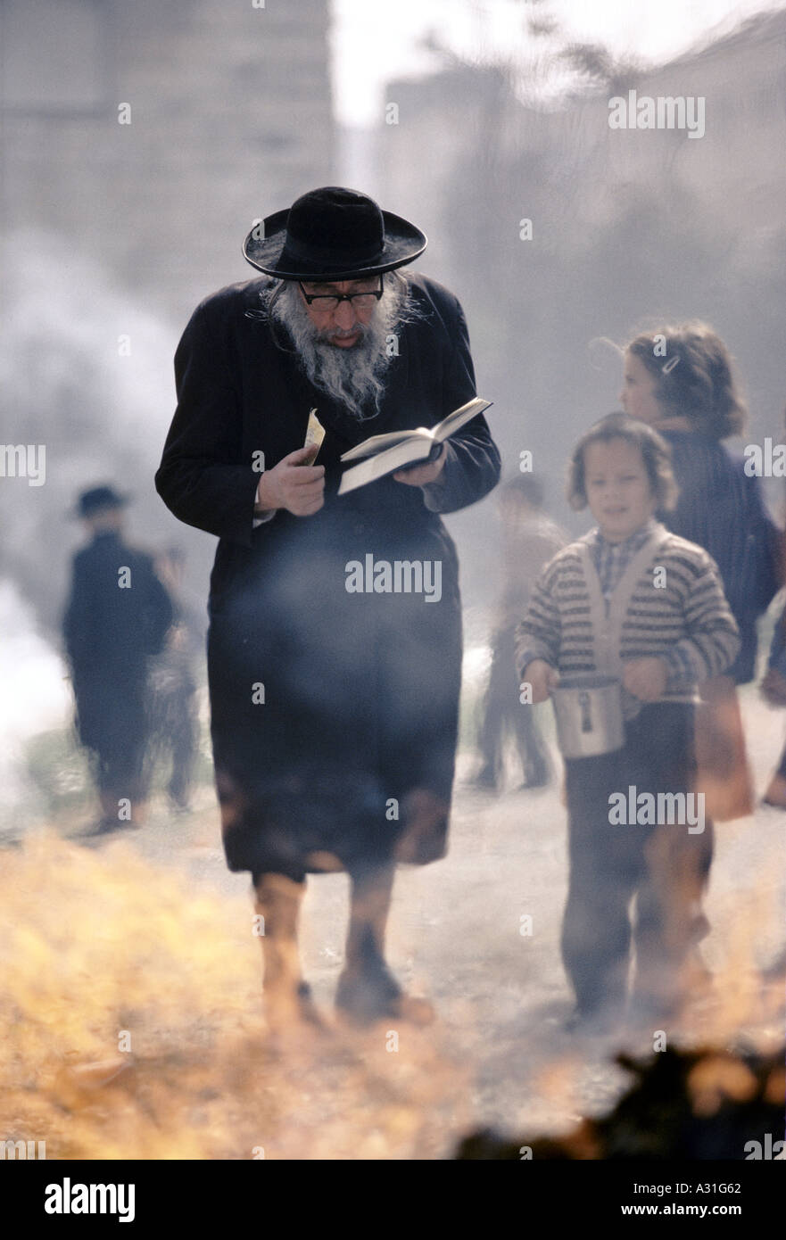 Burning bread passover hires stock photography and images Alamy
