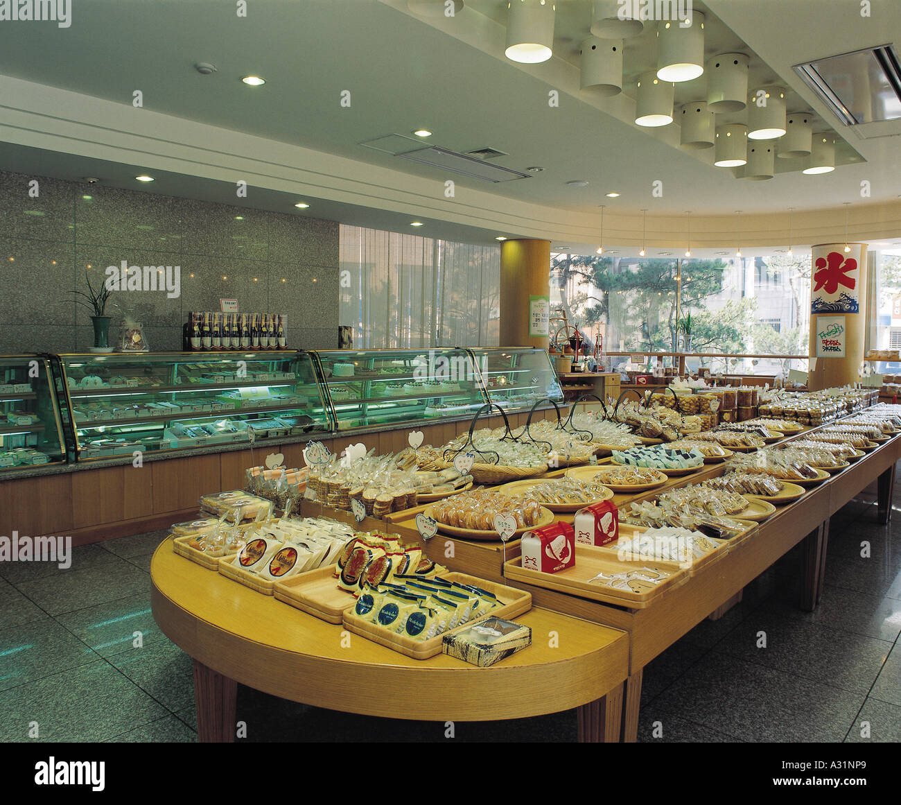 Baker showcase hi-res stock photography and images - Alamy