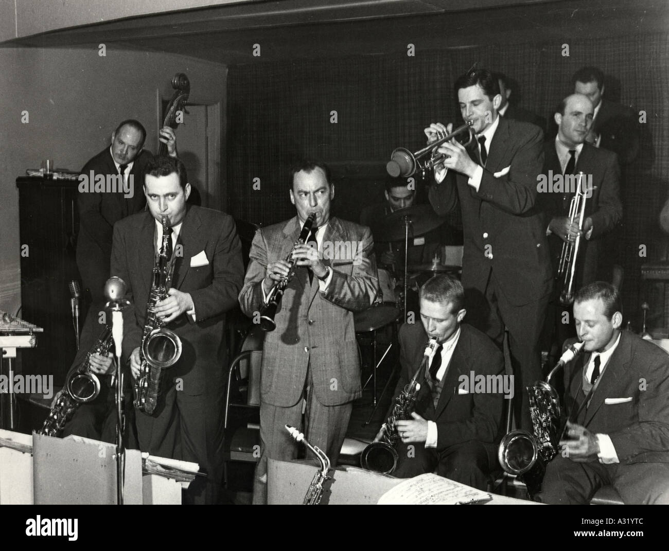 WOODY HERMAN and his band in 1956 Herman centre in light suit Stock Photo