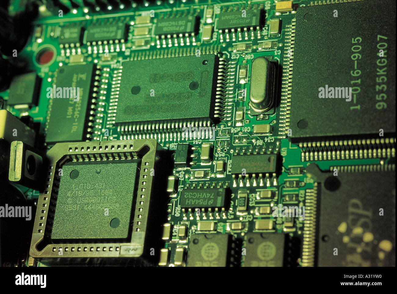 Electron communications hi-res stock photography and images - Alamy