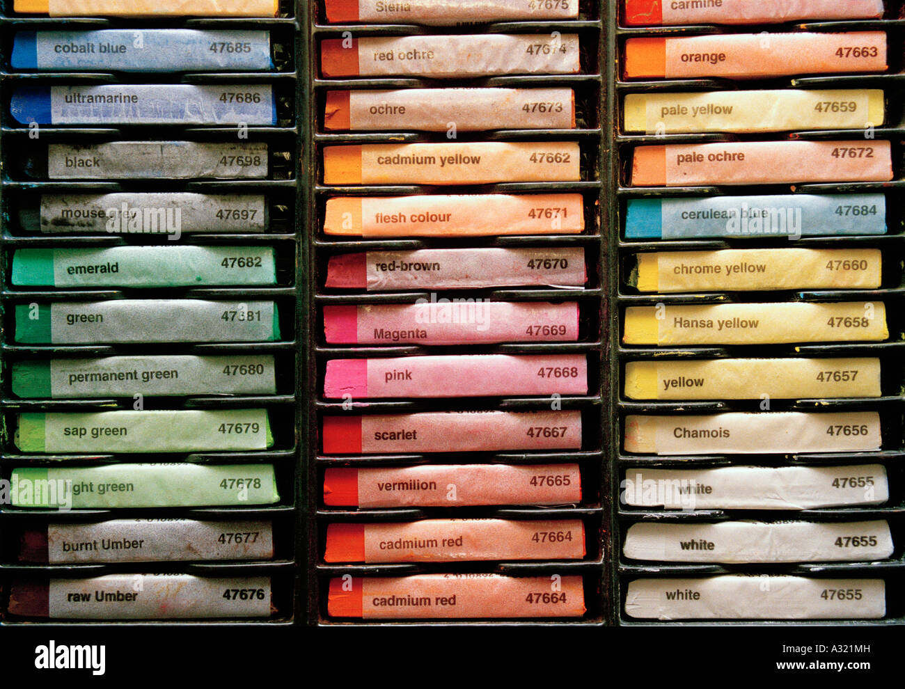 Rows of multi colored chalk Stock Photo - Alamy