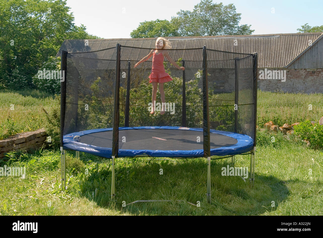 Trampolin hi-res stock photography and -