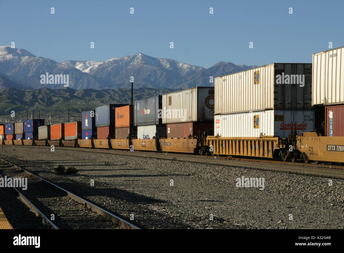 Opa kampioen Discipline Intermodal Train North Palm Springs USA Stock Photo - Alamy