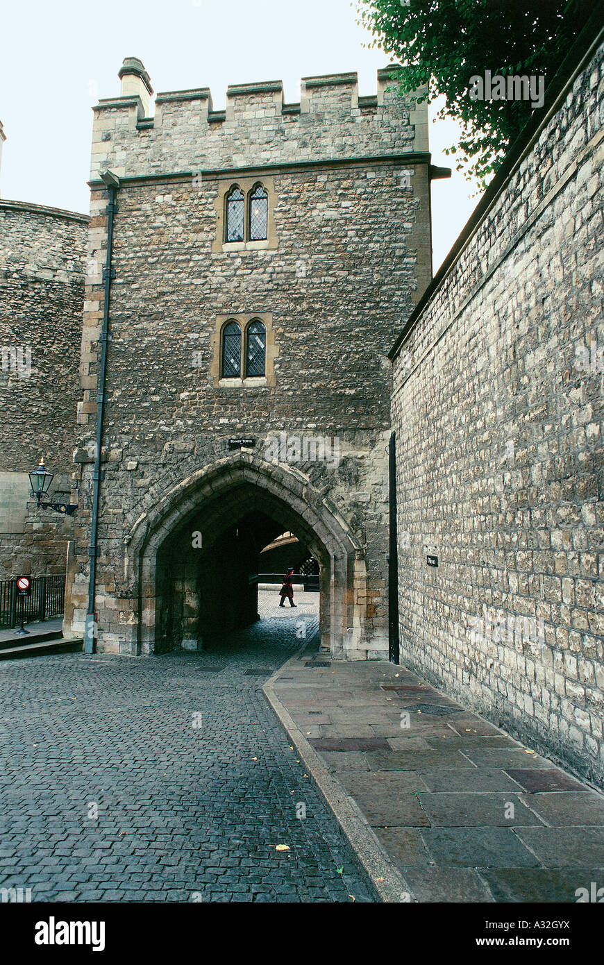 London Attractions: Bloody tower London Attractions: Bloody tower