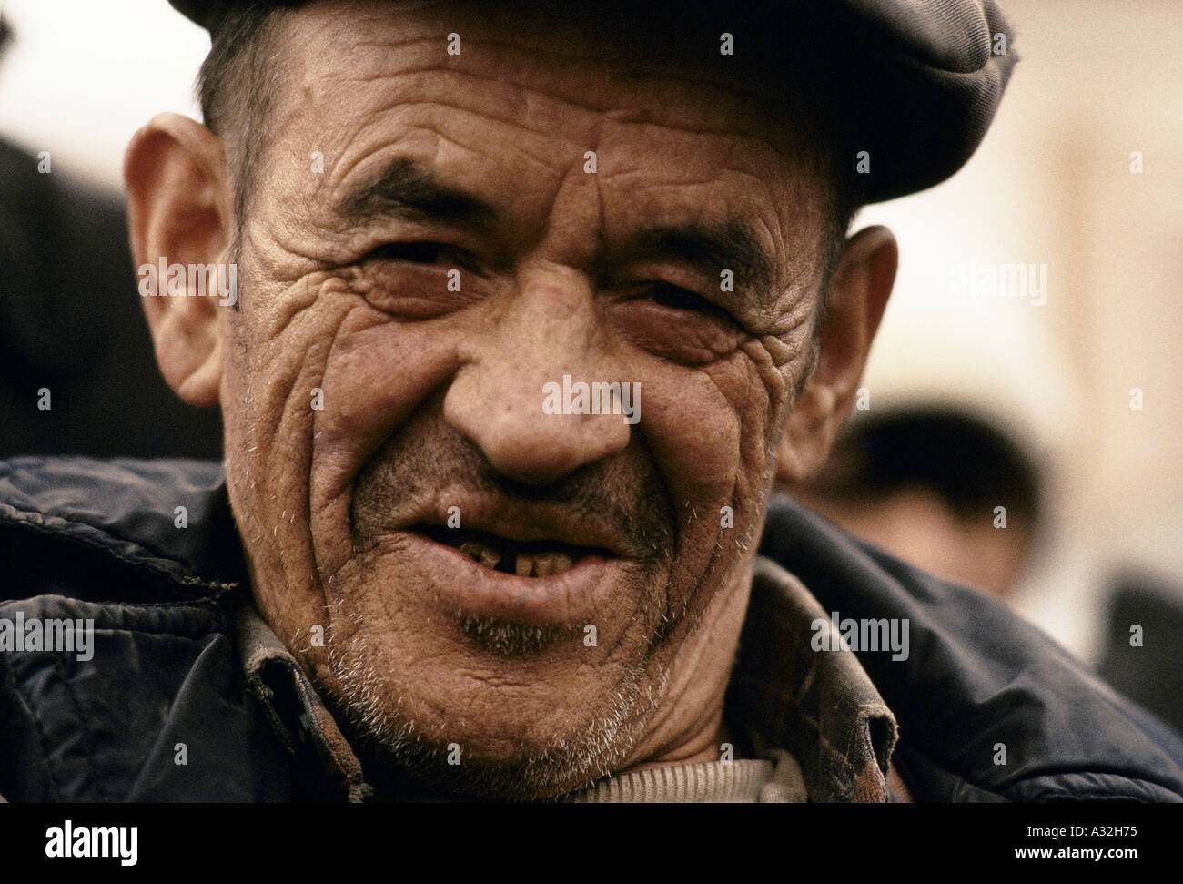 Wrinkled on old man hi-res stock photography and images - Alamy