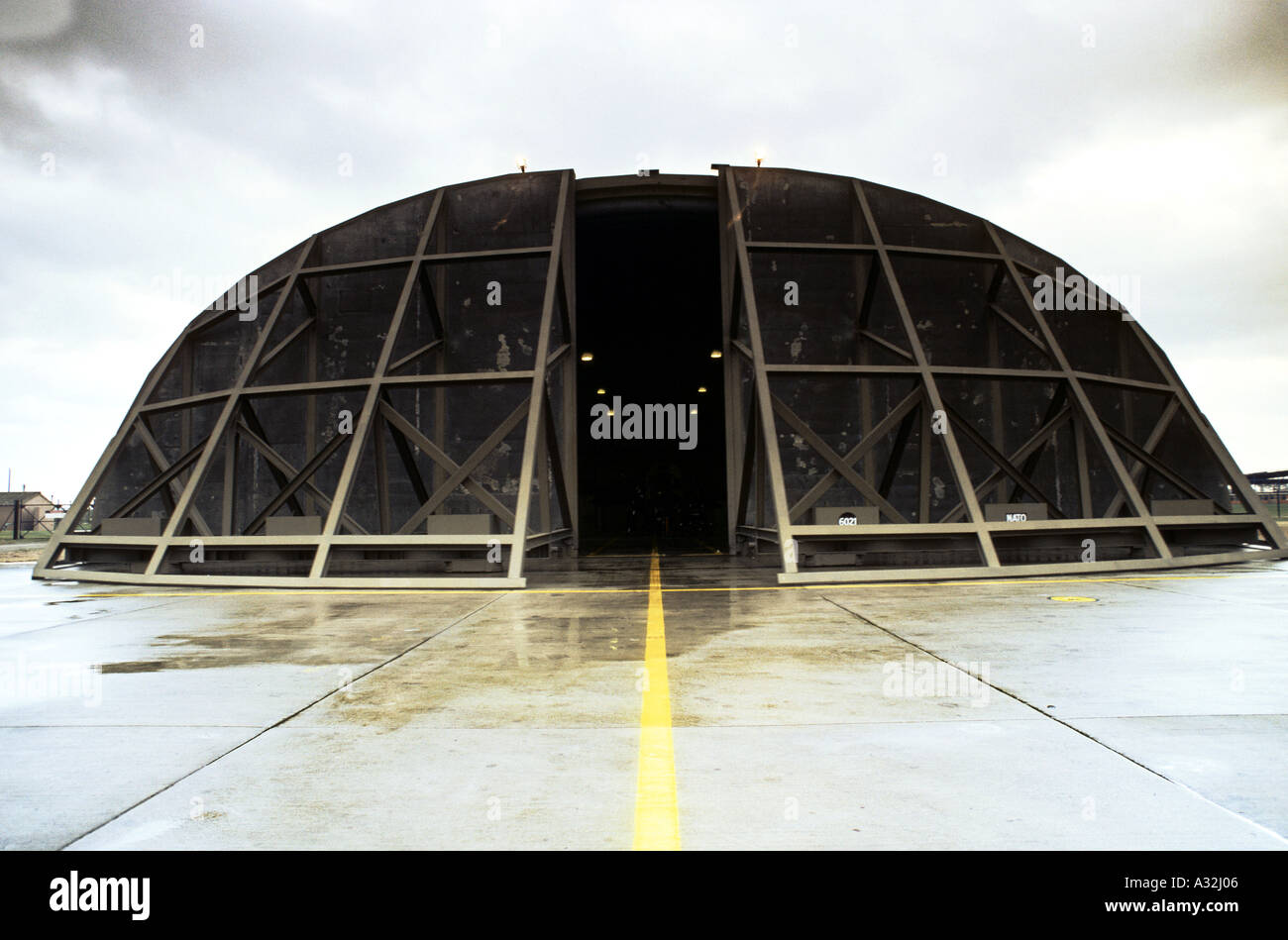 500lb bomb hires stock photography and images Alamy