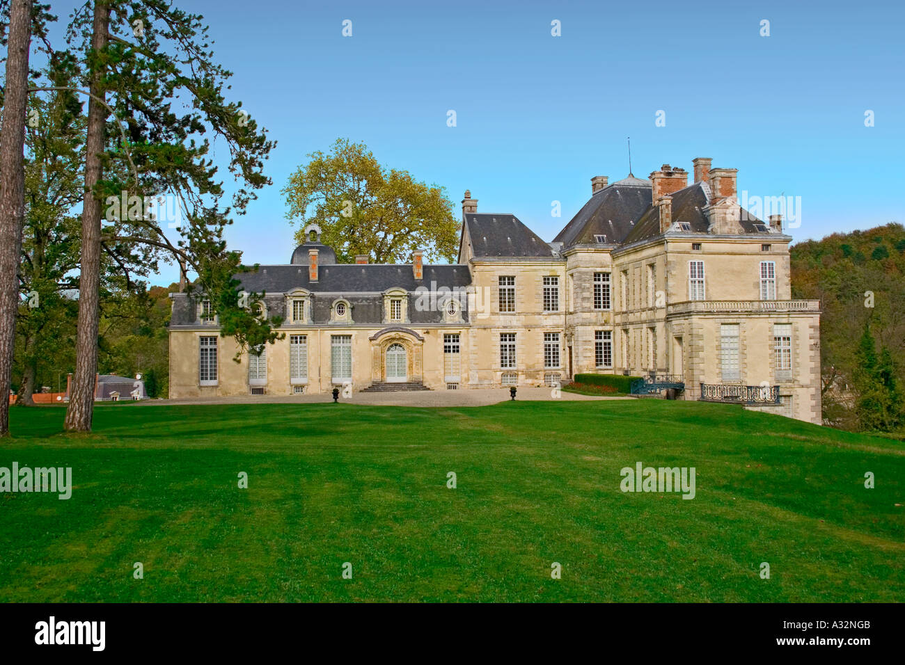 ch-teau-de-cirey-sur-blaise-historic-castle-of-cirey-doulevant-le