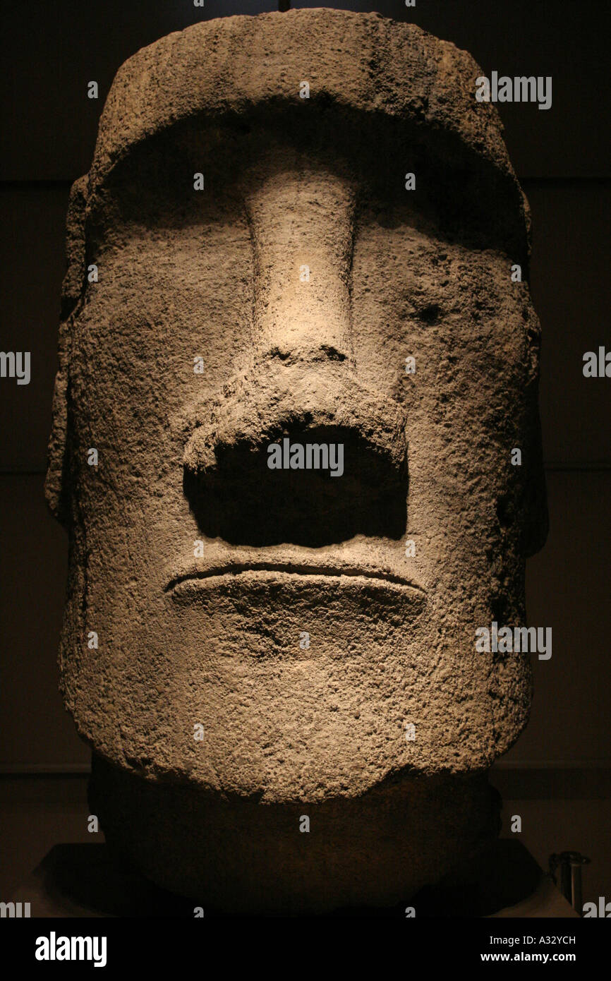 African face in stone louvre hi-res stock photography and images - Alamy