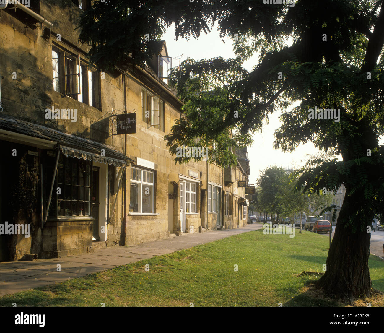 The High Street of the ancient Cotswold town of Chipping Campden, Gloucestershire Stock Photo