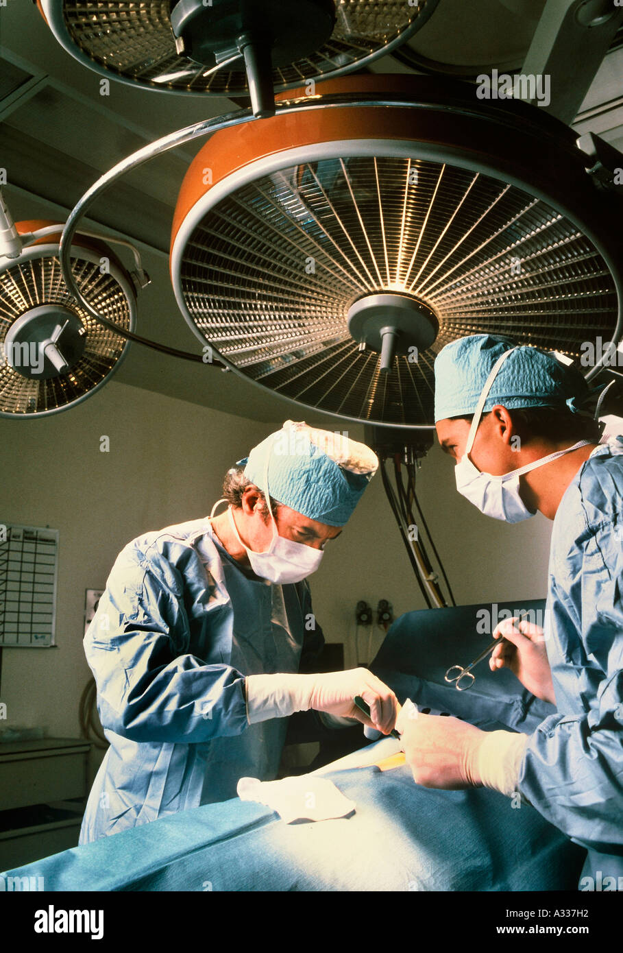 Surgeon in operating room A75 Stock Photo