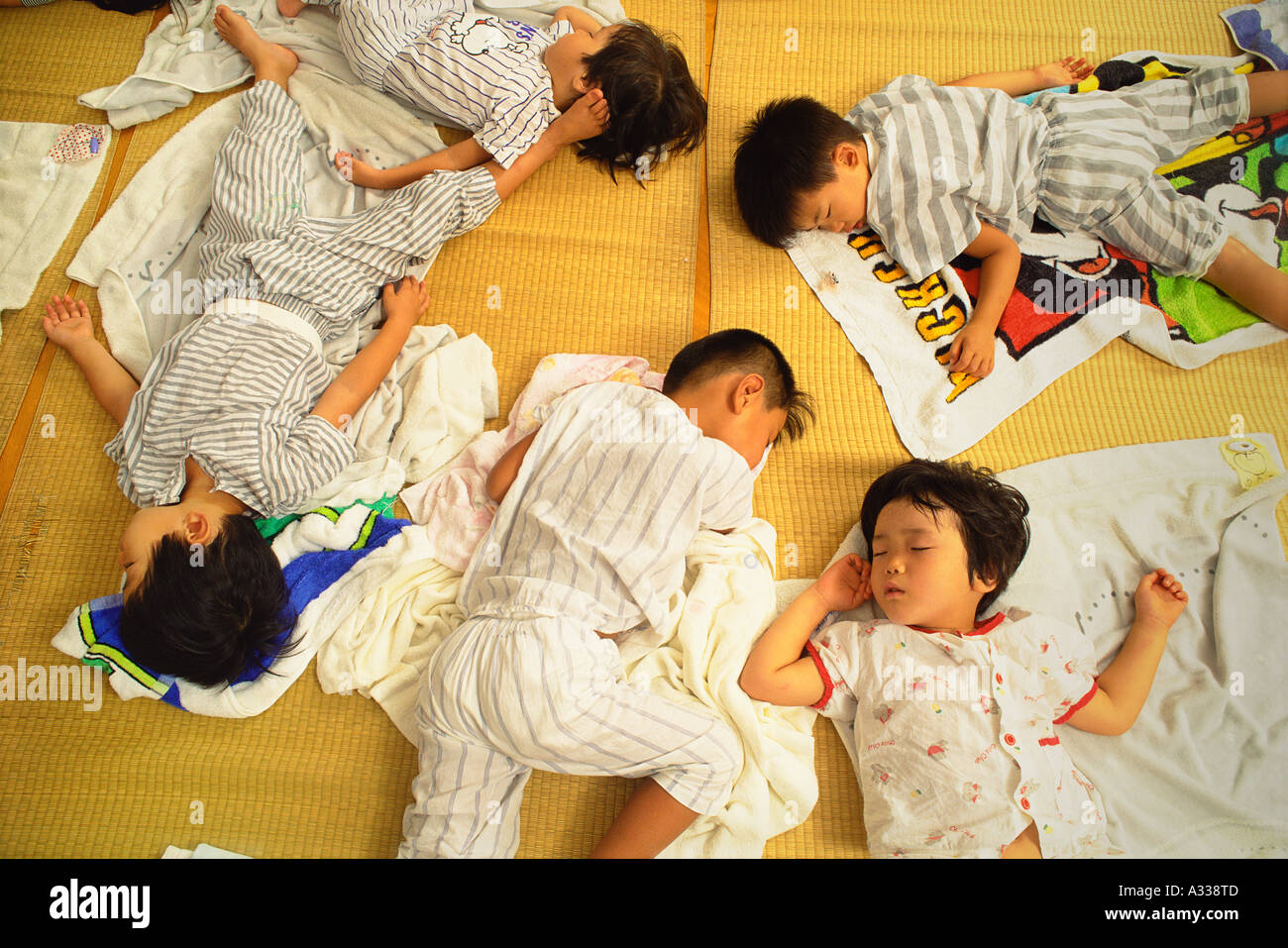 Tatami mat child sleep hires stock photography and images Alamy