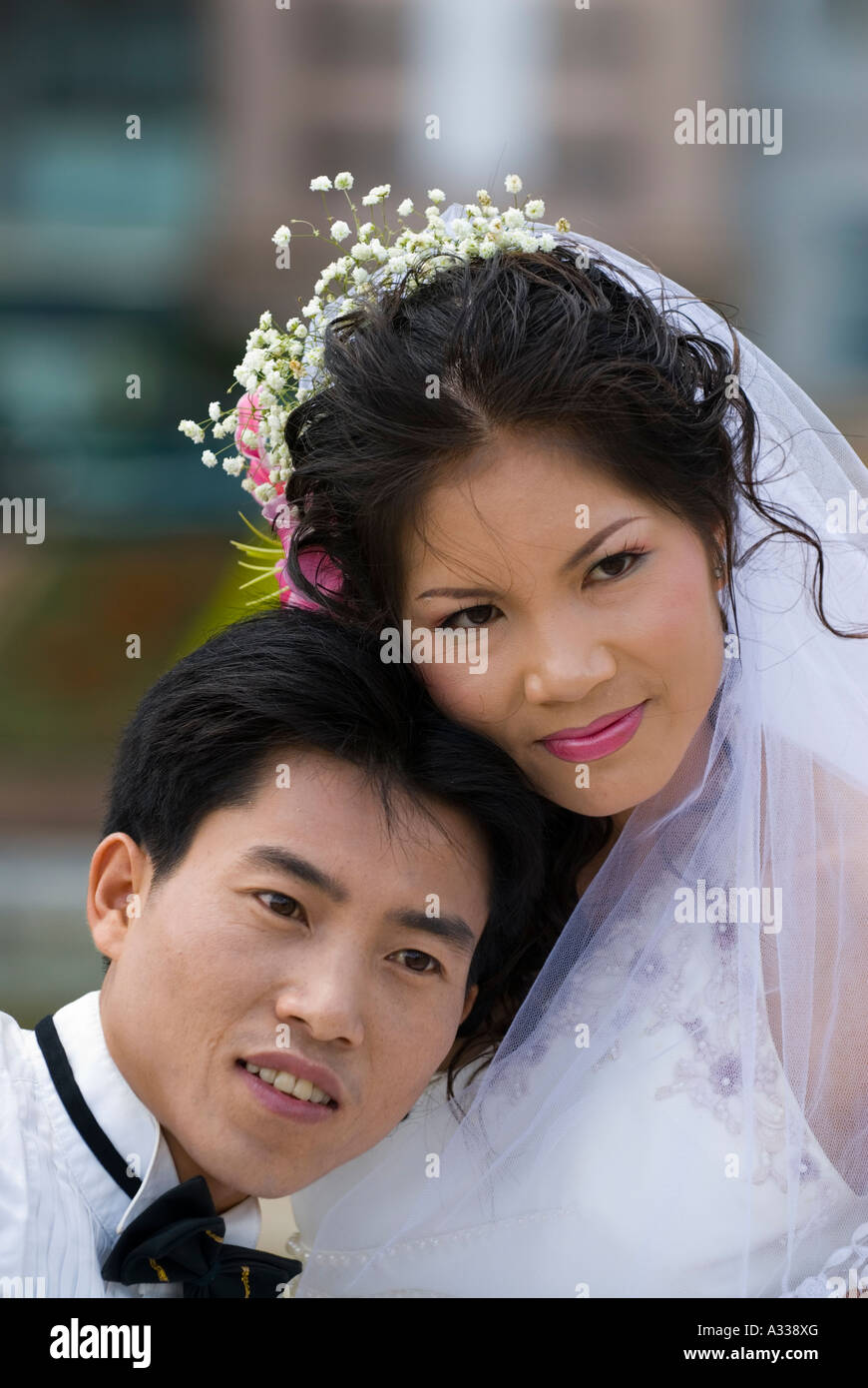 Chinese bride veil traditional hi-res stock photography and images - Alamy