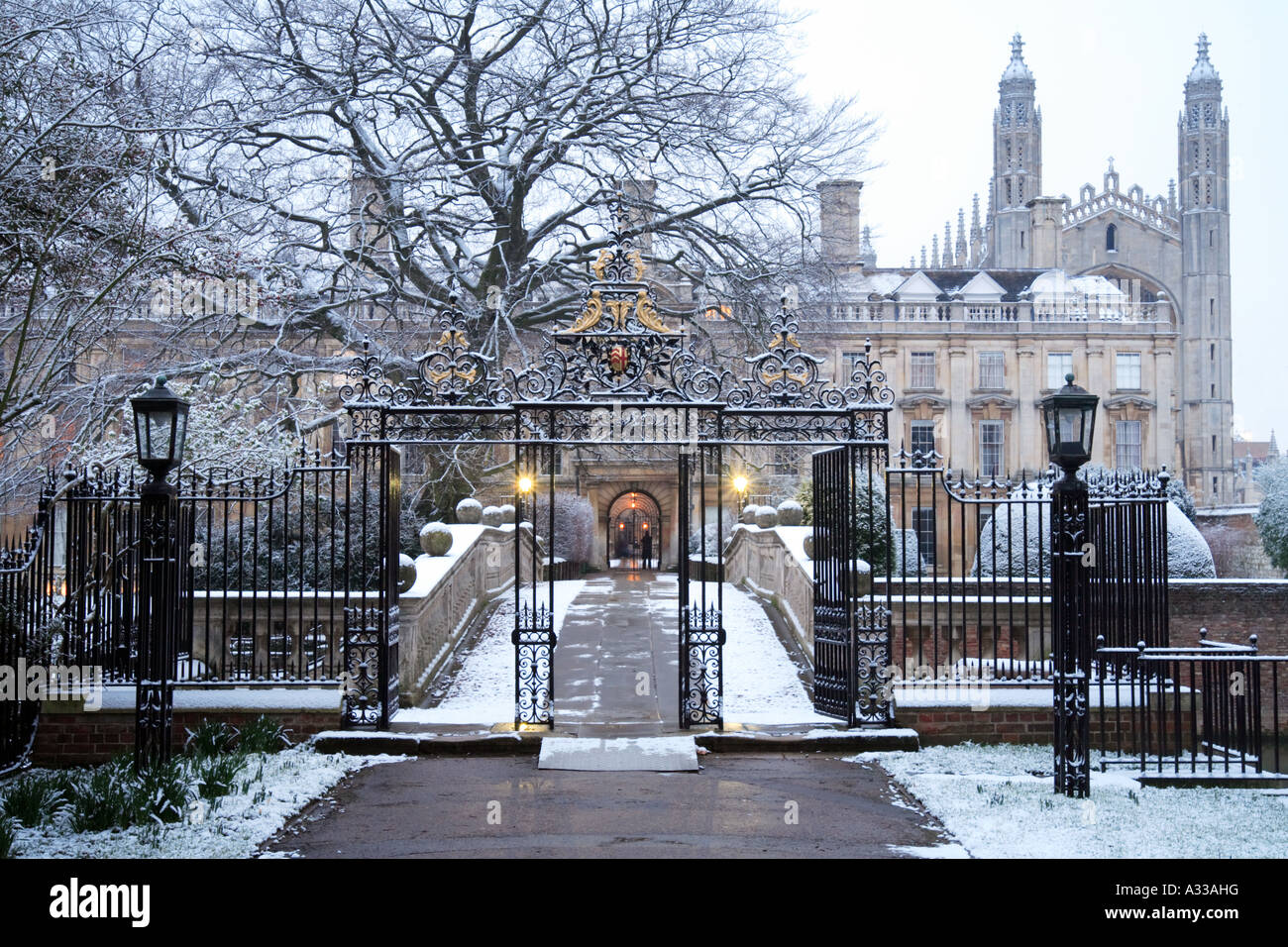Clare College Cambridge gate and bridge in the snow Stock Photo