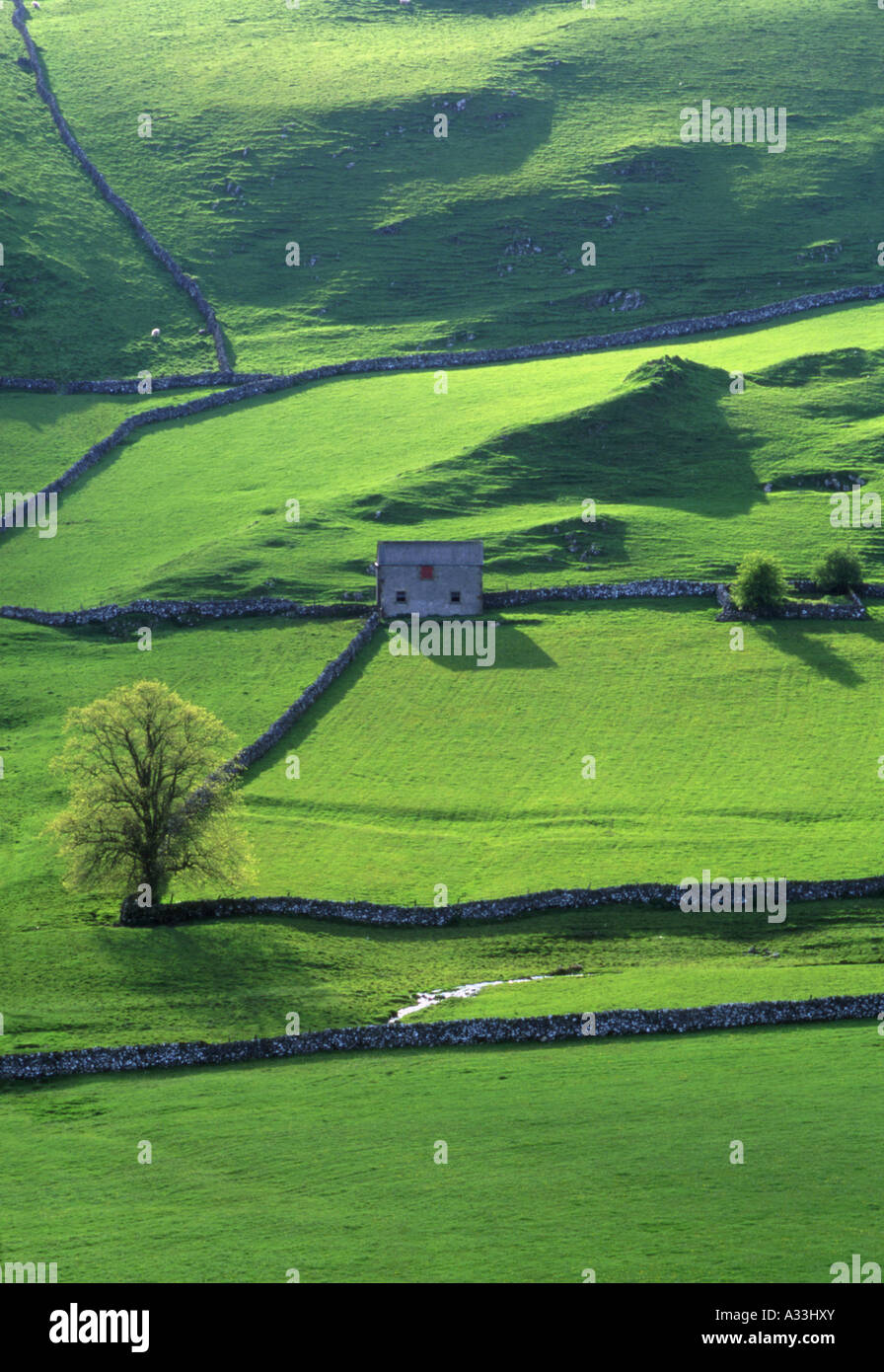 Stone Barn in the White Peak area of the Peak District National Park Debyshire England Stock Photo