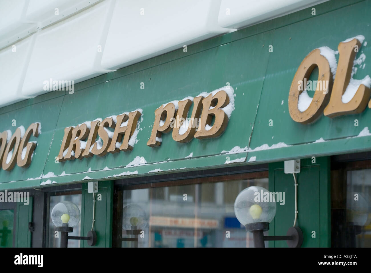 Irish pub exterior Stock Photo Alamy