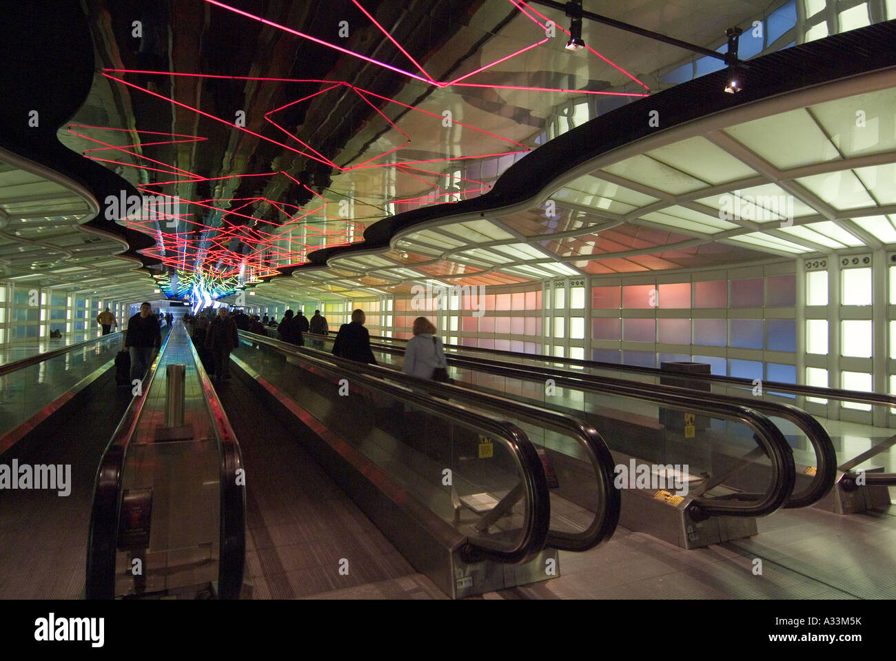 United Airlines Terminal, O'Hare Airport, Chicago, Illinois, USA. 1985 Stock Photo Alamy