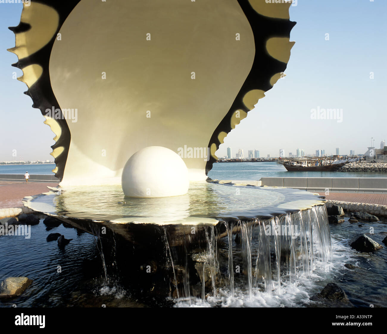 PEARL STATUE IN DOHA QATAR Stock Photo Alamy