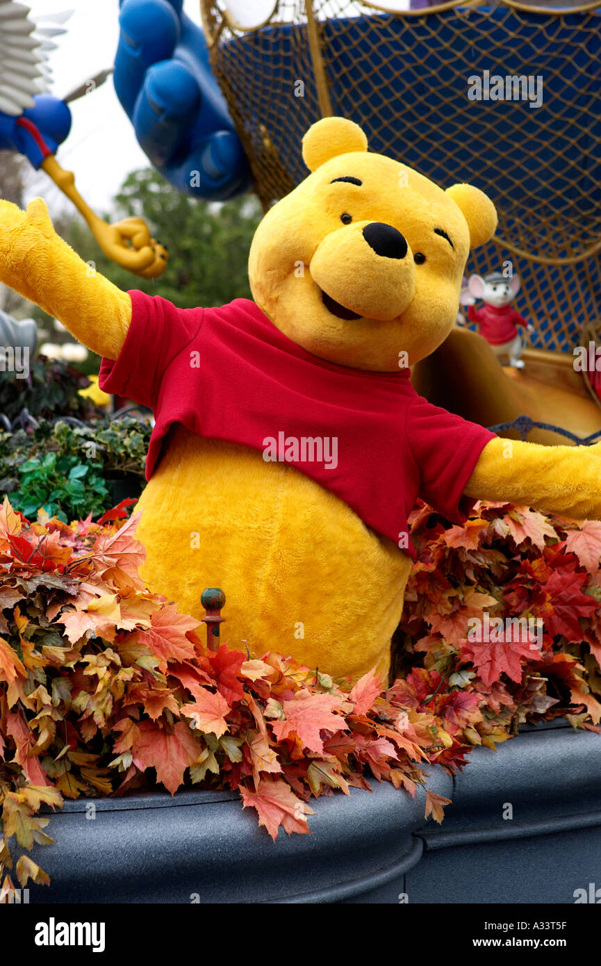 Pooh bear hi-res stock photography and images - Alamy