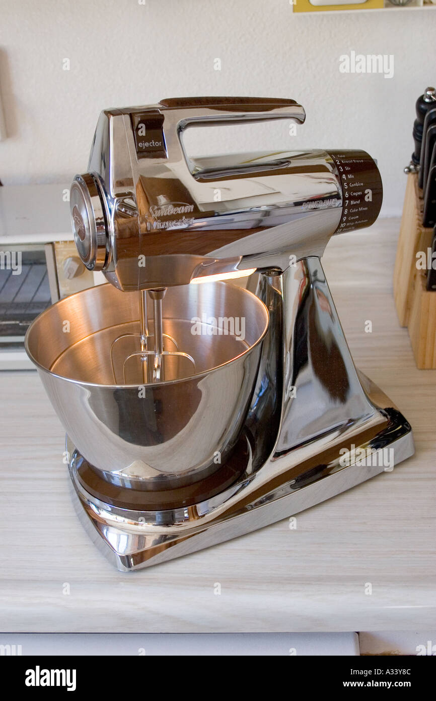 https://c8.alamy.com/comp/A33Y8C/stainless-sunbeam-mixmaster-in-kitchen-A33Y8C.jpg