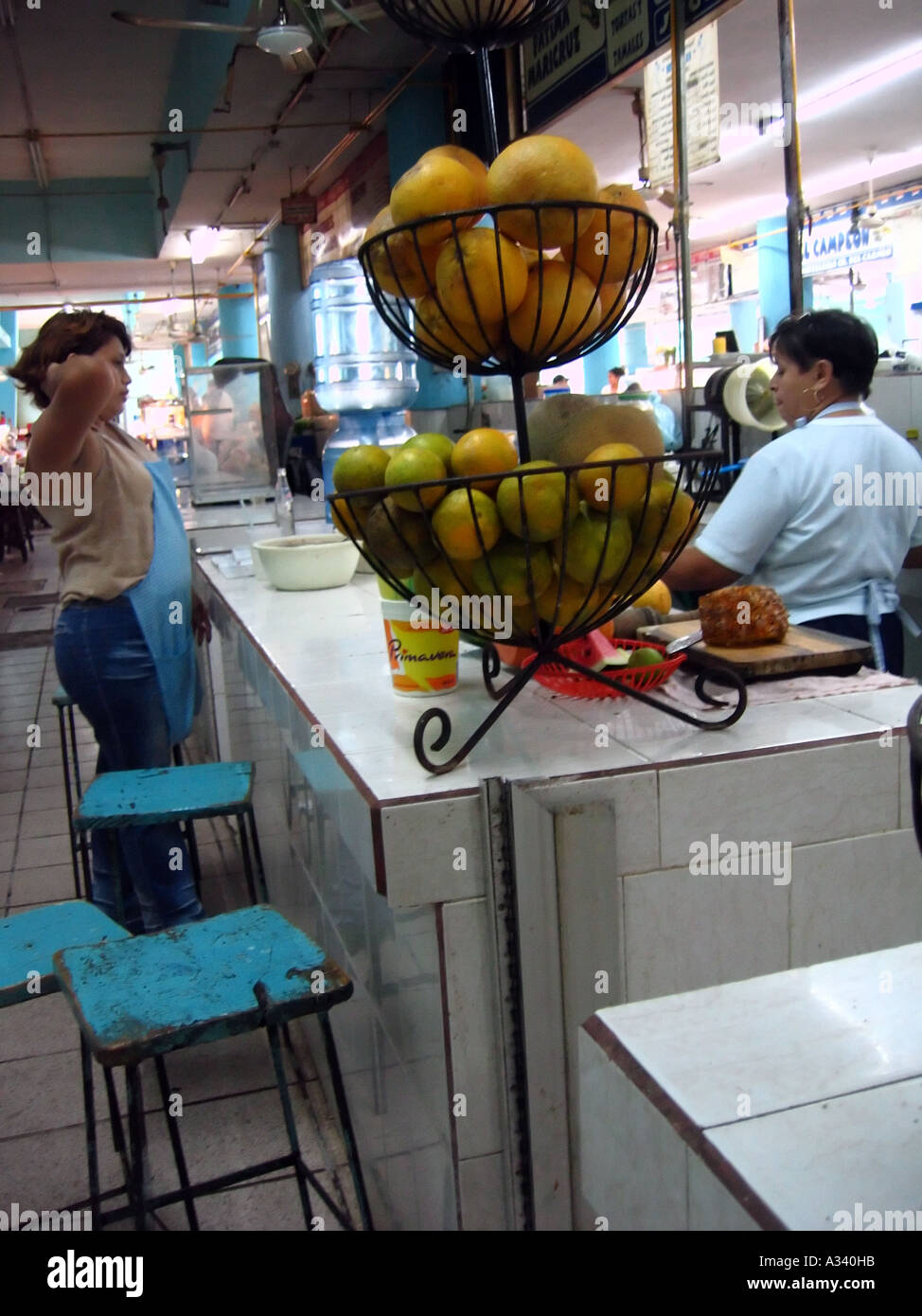 juice bar in the indoor market, Merida, Yucatan, Mexico Stock Photo Alamy