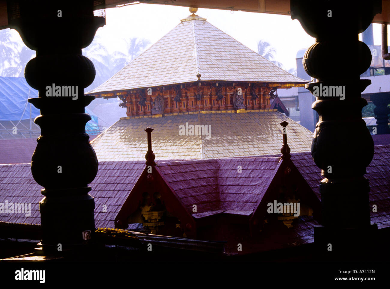 Sri krishna temple guruvayur hires stock photography and images Alamy