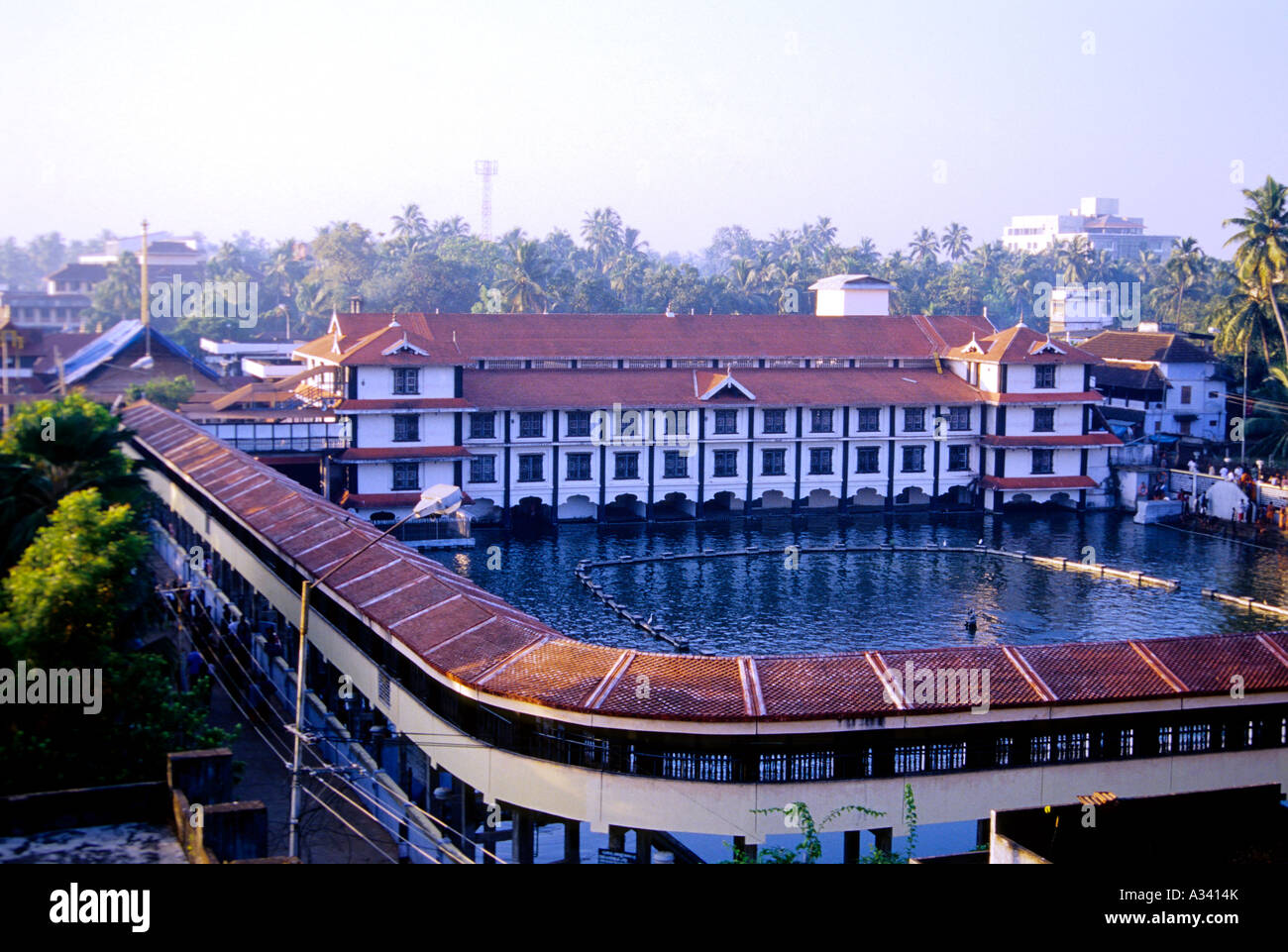 SRI KRISHNA TEMPLE GURUVAYUR KERALA Stock Photo Alamy