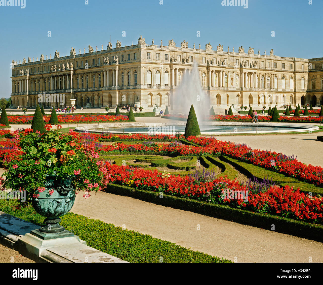 FRANCE ILE DEFRANCE VERSAILLES PALACE FROM THE SOUTH PARTERRE Stock