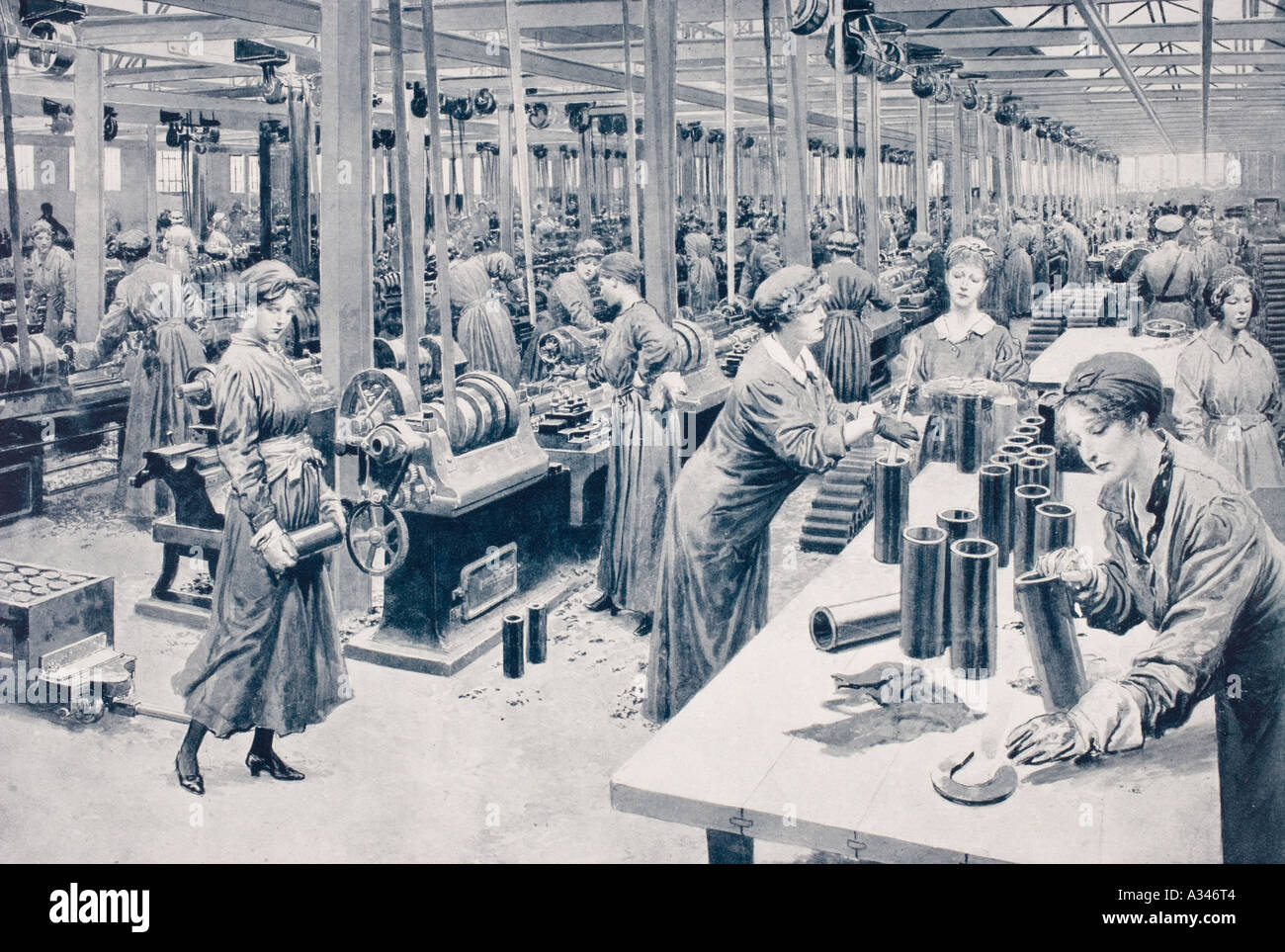 Women working in a munitions factory in 1915. Stock Photo