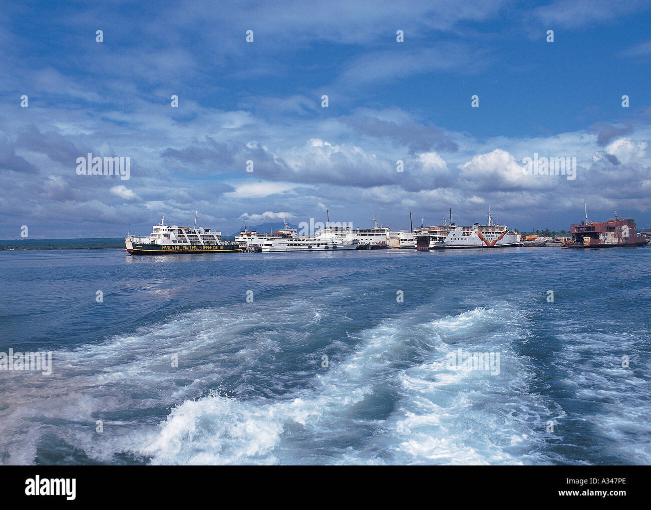Excursion ship hi-res stock photography and images - Alamy