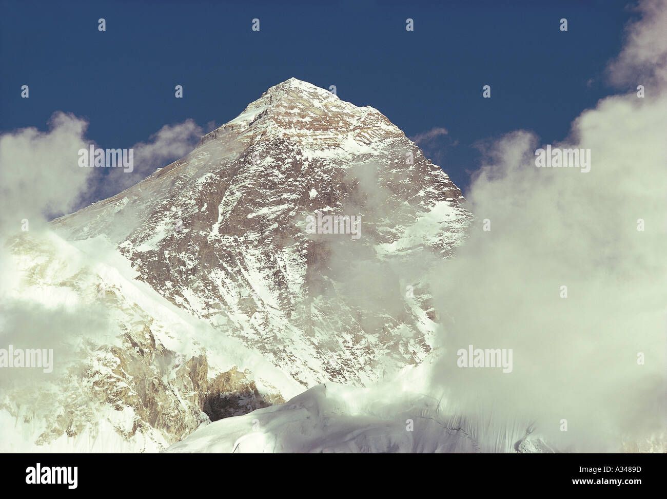 エベレスト　山　ネパール　写真　額縁　Sergiy Gutiyev エベレスト 山 ネパール 写真 額縁 Sergiy Gutiyev - メルカリ