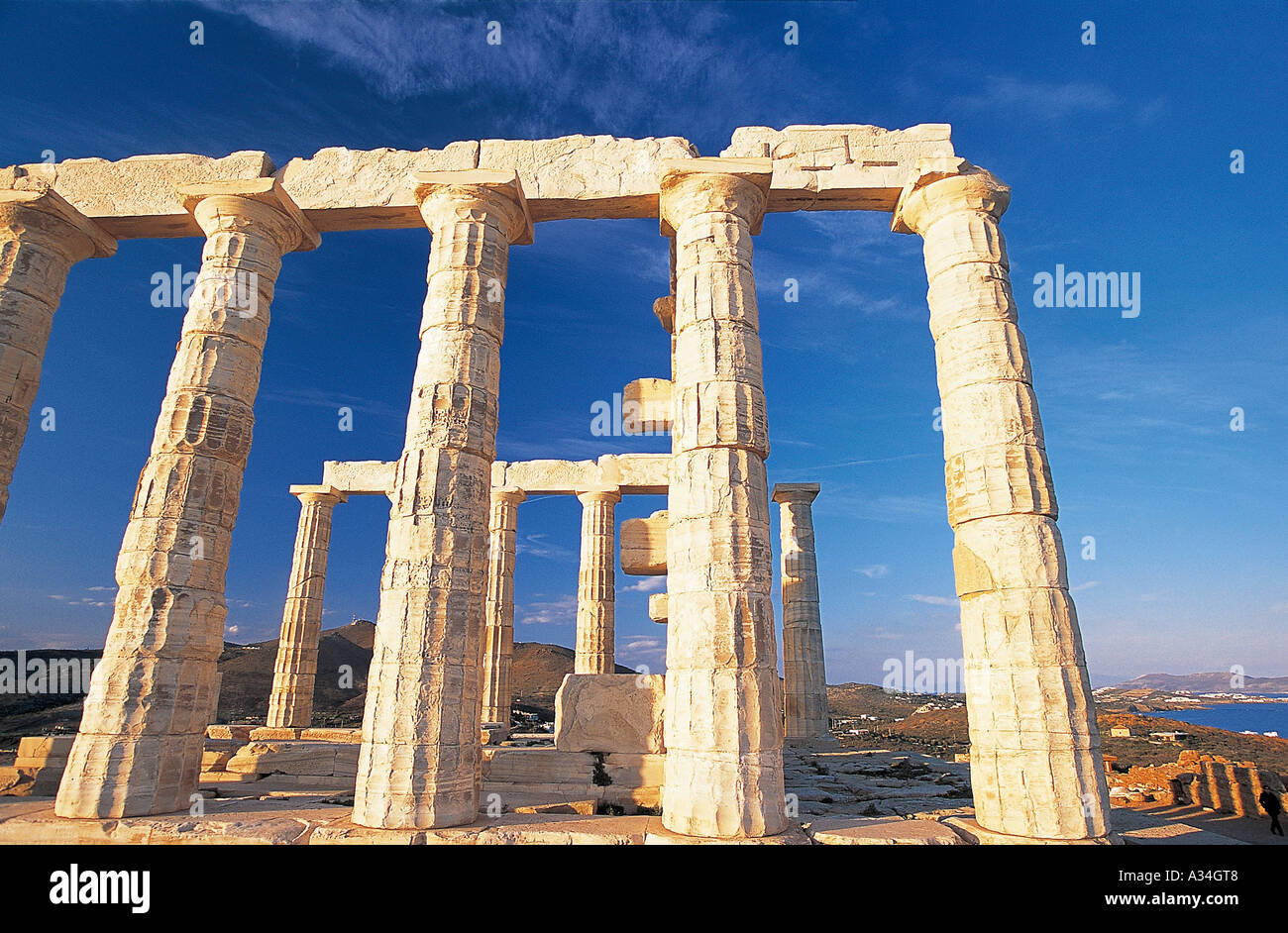 A view on the pillars of the ancient ruin Stock Photo - Alamy