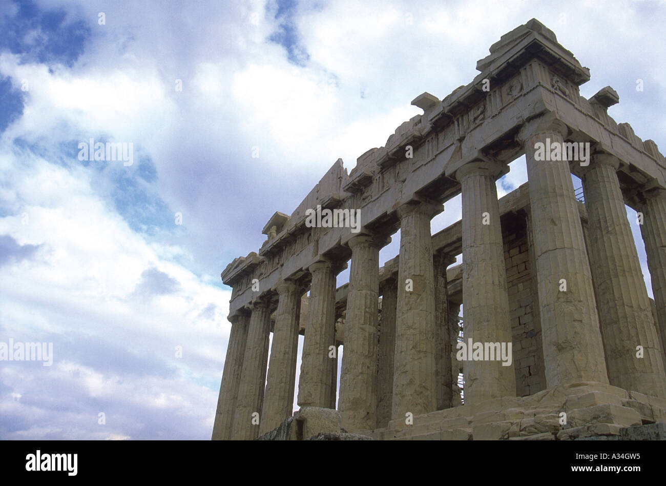 Ancient ruins of a Greek temple Stock Photo - Alamy