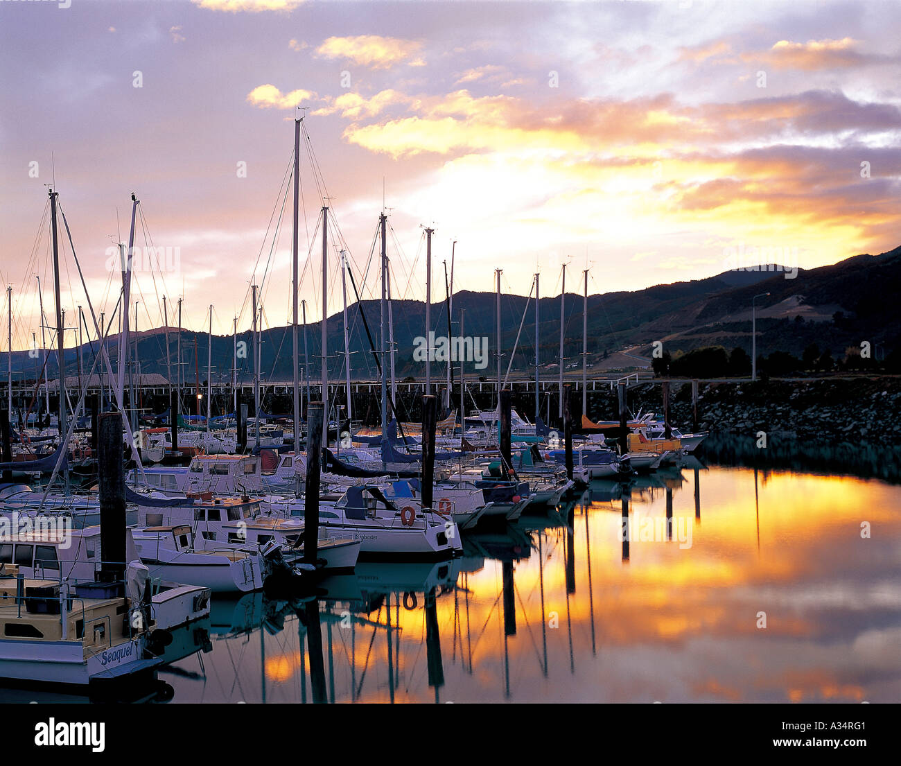 Wharf side view new hi-res stock photography and images - Alamy