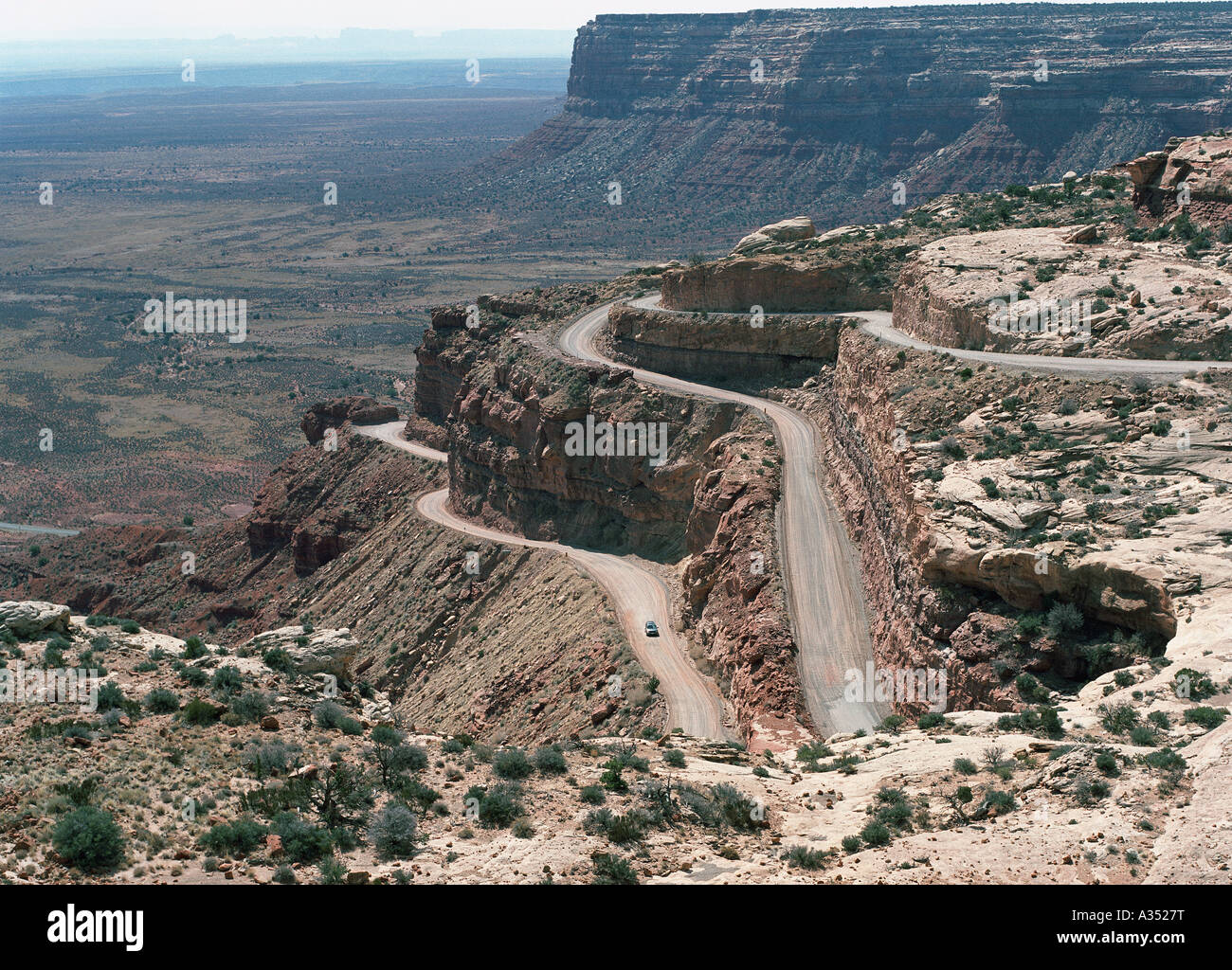 USA Utah Cedar Mesa Unpaved road north of Mexican Hat in the Cedar Mesa of Utah Stock Photo