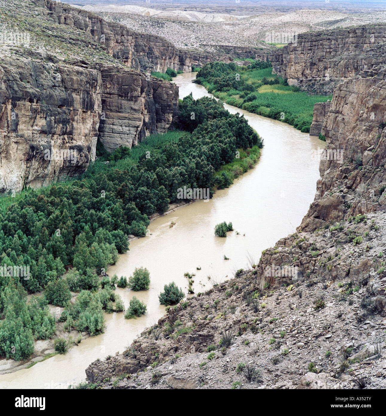 Top 28+ Pictures this big river is part of the mexico us border Sharp