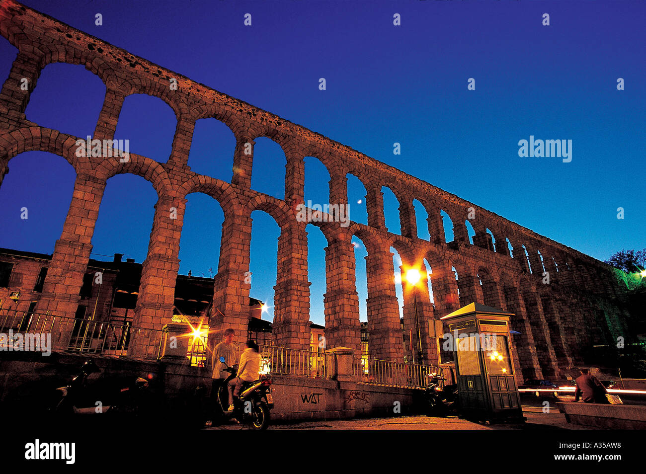 Two column hi-res stock photography and images - Alamy